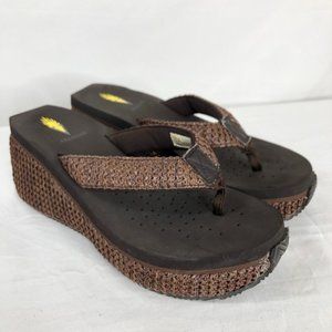Volatile Women's Brown Woven Raffia Wedge Heel Sandals size 8 M Flip Flops Thong